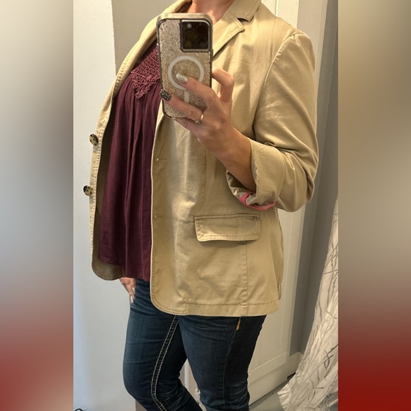 Talbots Tan Blazer 2 front pockets, 2 Button closure Sz 16 - Picture 3 of 11